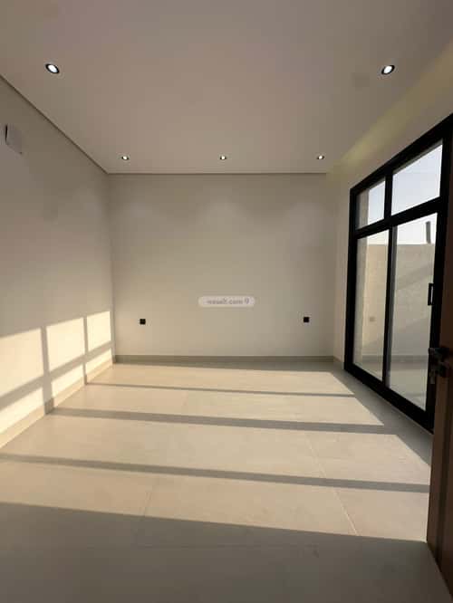 Villa 300 SQM Facing West on 18m Width Street Ar-Rimal, East Riyadh, Riyadh
