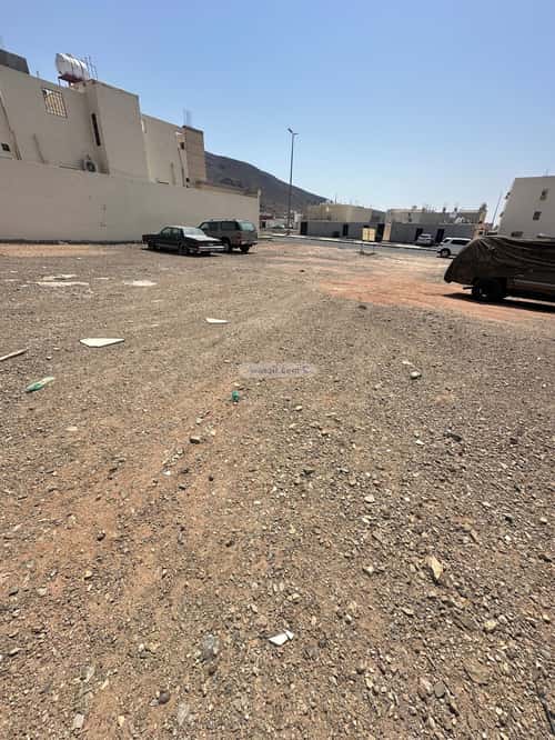 أرض 645.57 متر مربع جنوبية على شارع 30م السلام، المدينة المنورة