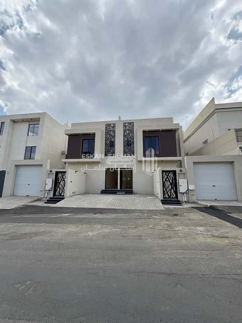 Apartment with 4 Bedrooms Al-Sharafiya, Abha