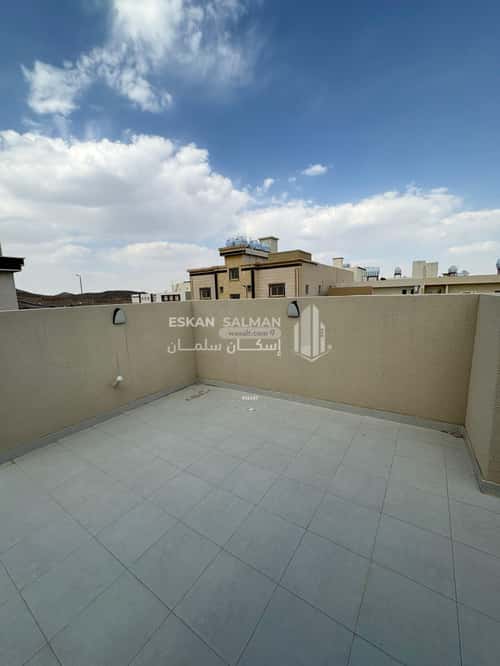 Apartment with 4 Bedrooms Al-Sharafiya, Abha