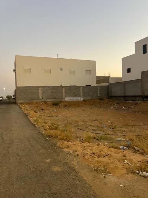 Land 688 SQM Facing South on 15m Width Street The Rabwah, Alqawaruh