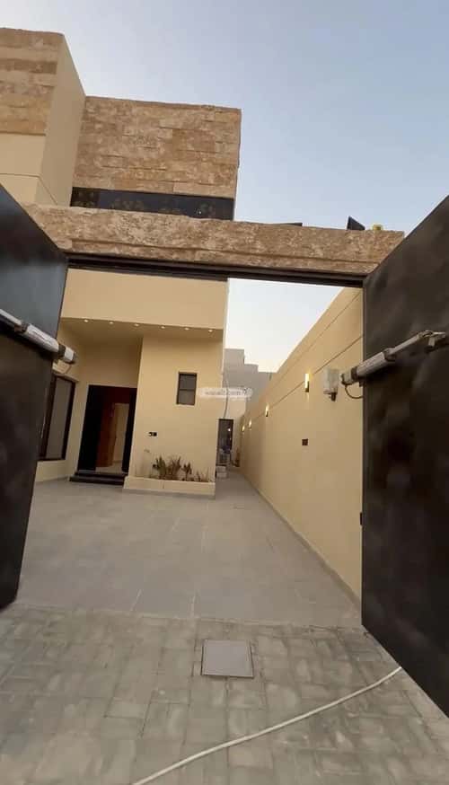 6 bedroom villa in Al Janadriyah