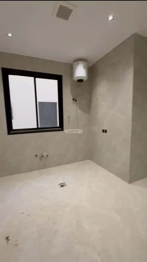 4 bedroom floor in Al Rimal