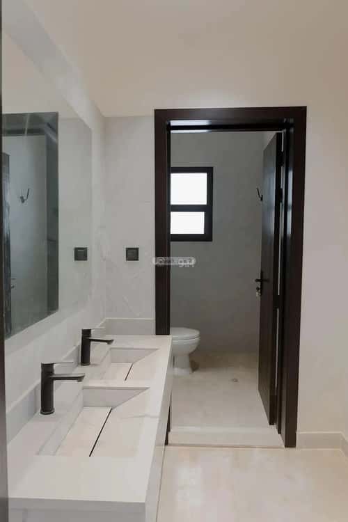 6 bedroom villa in Al Janadriyah