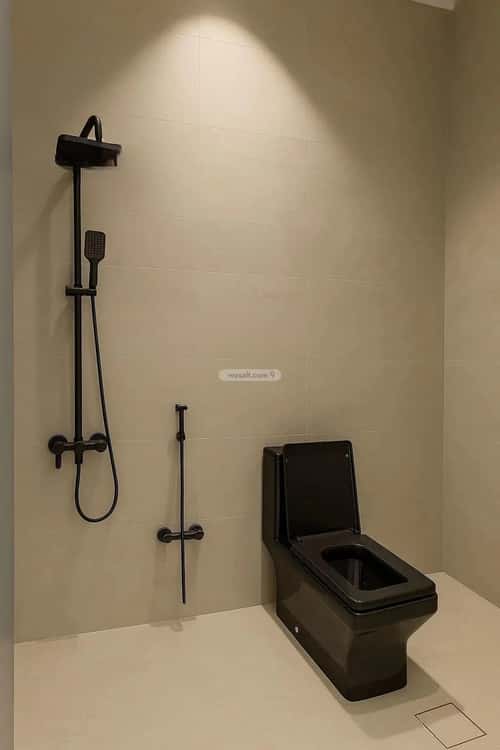 6 bedroom villa in Al Janadriyah