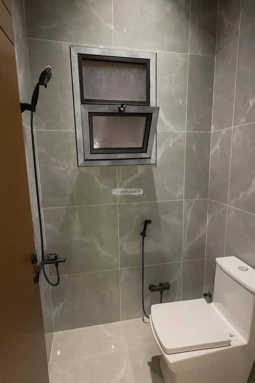 دور 4 غرف في الجنادرية