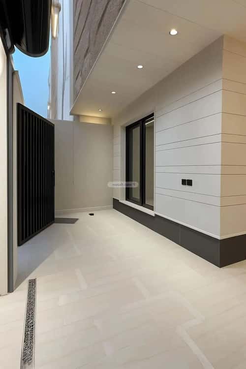 4 bedroom floor in Al Janadriyah