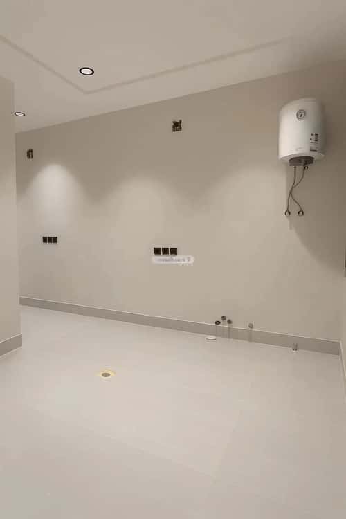 4 bedroom floor in Al Janadriyah
