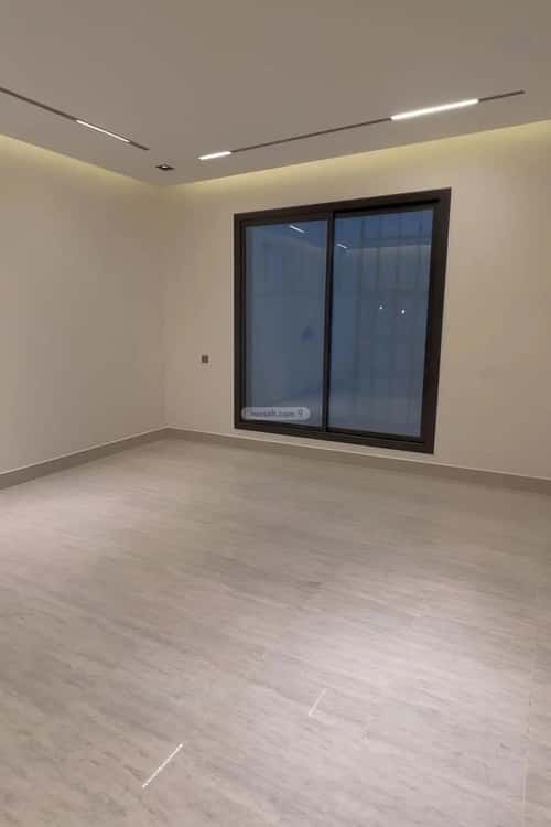 5 bedroom floor in Al Rimal