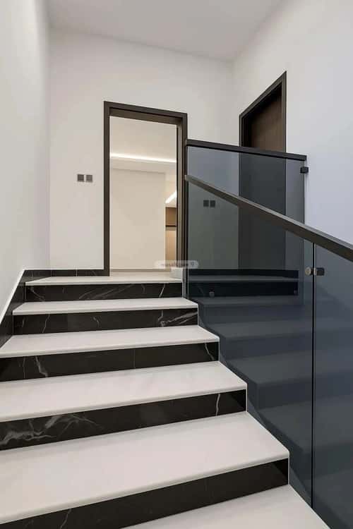 4 bedroom floor in Al Rimal