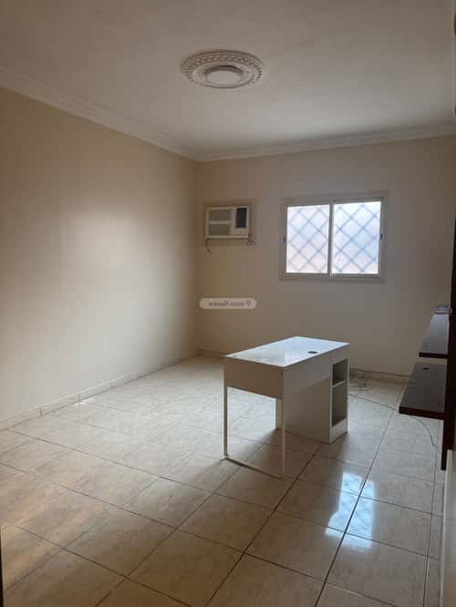 Floor 300 SQM with 5 Bedrooms Al-Wadi, North Riyadh, Riyadh