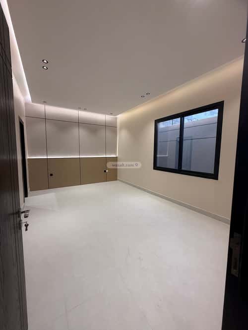 Floor with 5 Bedrooms Al-Janadriyah, East Riyadh, Riyadh