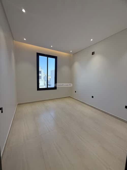 Floor with 5 Bedrooms Al-Janadriyah, East Riyadh, Riyadh
