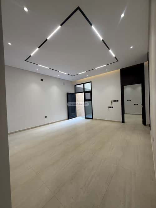 Floor with 5 Bedrooms Al-Janadriyah, East Riyadh, Riyadh