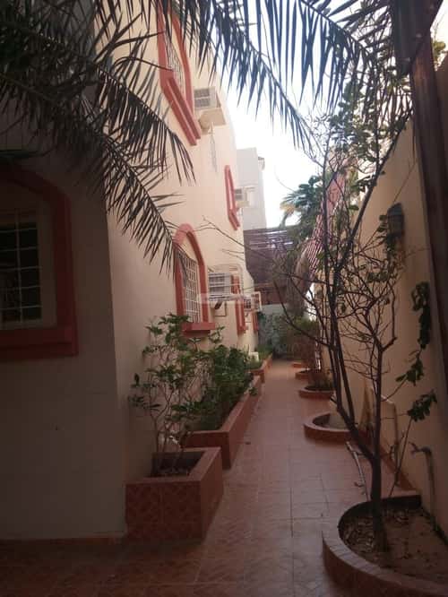 Villa 900 SQM Facing East on 16m Width Street Obhur Al Janoubeyyah, North Jeddah, Jeddah
