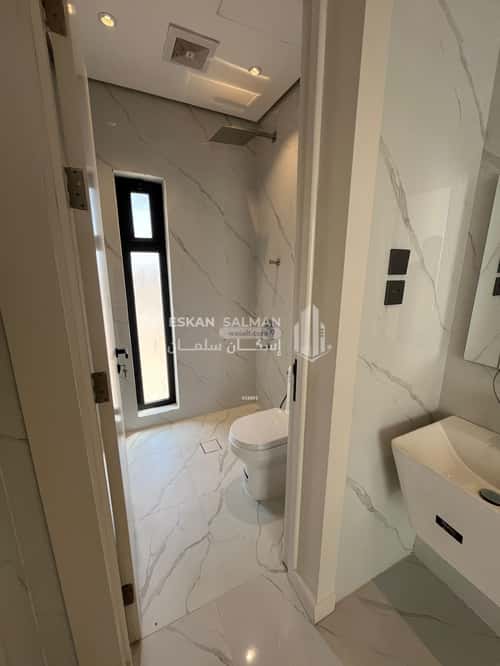 فيلا 315.24 متر مربع شرقية على شارع 20م المعيزيلة، شرق الرياض، الرياض