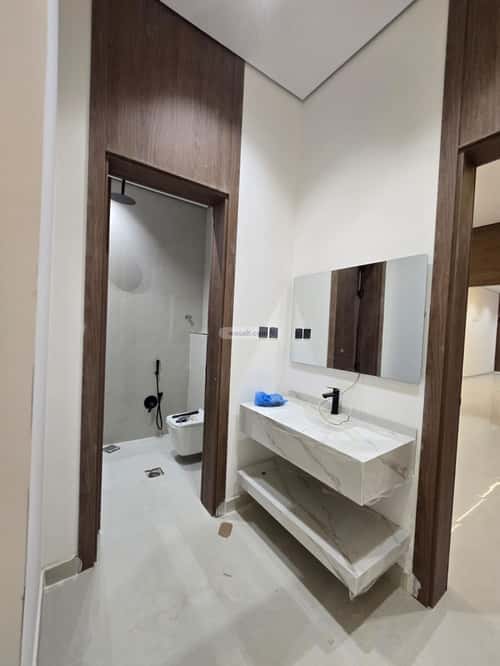 دور 215.98 متر مربع ب 4 غرف عكاظ، جنوب الرياض، الرياض