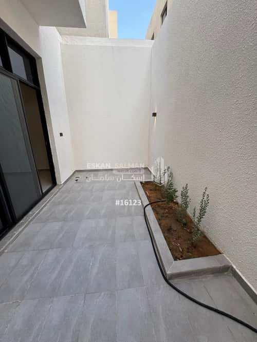 Apartment with 5 Bedrooms Al Bayan, East Riyadh, Riyadh