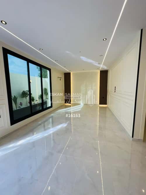 فيلا 269.52 متر مربع جنوبية على شارع 15م الواسط، الطائف