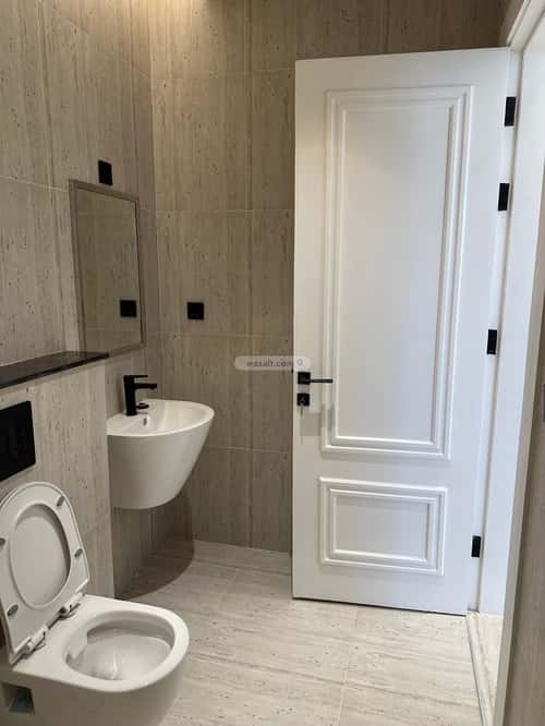 Villa 198 SQM Facing South with 4 Bedrooms Al-Hamra, East Riyadh, Riyadh