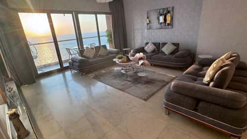 شقة 5 غرف في الشاطئ