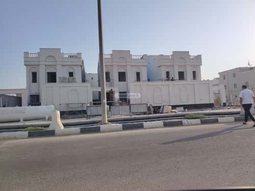 فيلا 369.6 متر مربع جنوبية على شارع 30م الشراع، الخبر