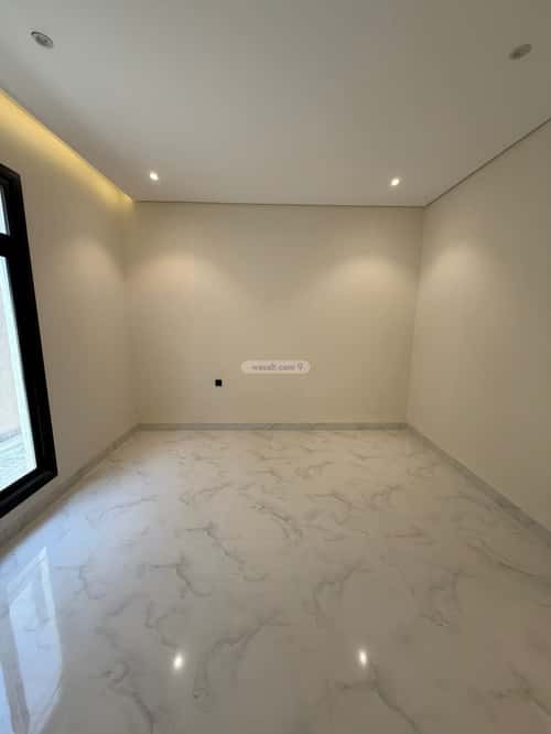Floor with 5 Bedrooms Al-Janadriyah, East Riyadh, Riyadh