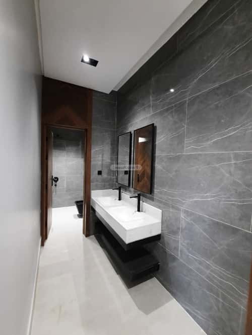 Floor with 5 Bedrooms West Al-Oraija, West Riyadh, Riyadh