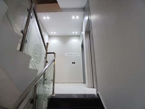 Floor with 5 Bedrooms Al-Awaly, West Riyadh, Riyadh