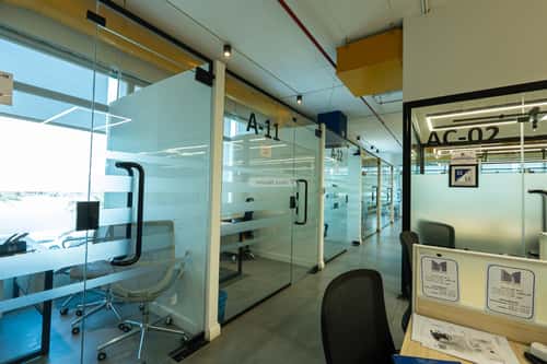 مكتب 9000 م² في السويدي