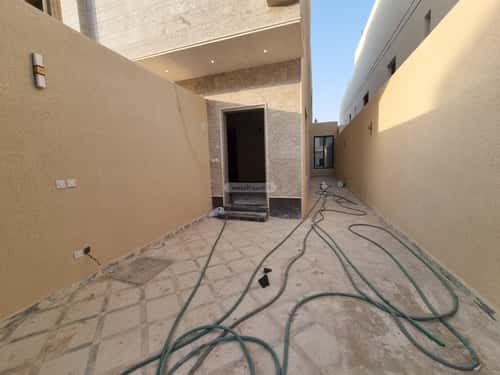 Floor 166.78 SQM with 5 Bedrooms Okaz, South Riyadh, Riyadh