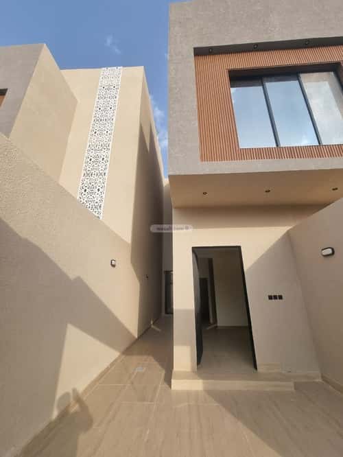 Floor 183.92 SQM with 5 Bedrooms Al-Awaly, West Riyadh, Riyadh