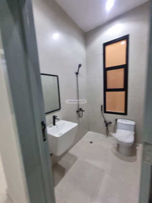 دور 5 غرف في عكاظ