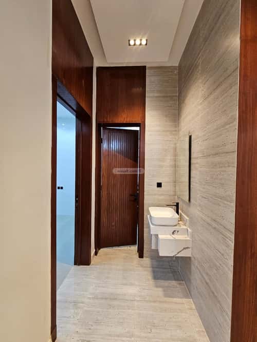 7 bedroom floor in Tuwaiq