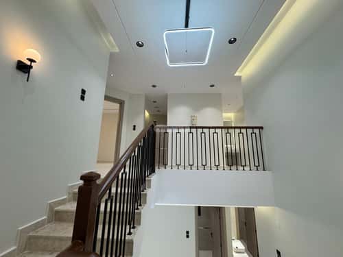 شقة ب 8 غرف المعلاة، أحد رفيدة