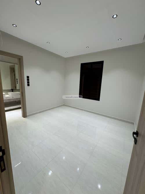 شقة ب 8 غرف المعلاة، أحد رفيدة