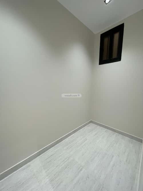 فيلا 323.61 متر مربع شرقية على شارع 20م ضمك، خميس مشيط