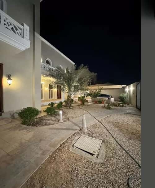 فيلا 810 متر مربع شرقية على شارع 18م الشاطئ الغربي، الدمام