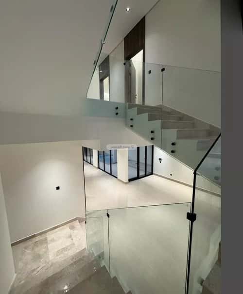 فيلا 305.52 متر مربع شمالية على شارع 30م السيف، الدمام