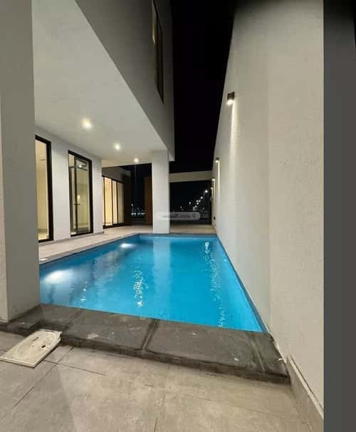 فيلا 305.52 متر مربع شمالية على شارع 30م السيف، الدمام