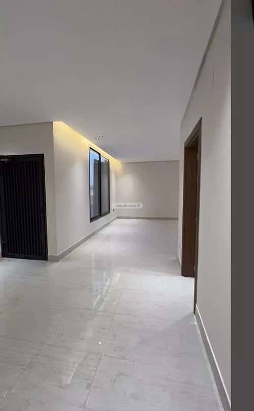 فيلا 302 متر مربع شمالية شرقية على شارع 30م اللؤلؤ، الخبر