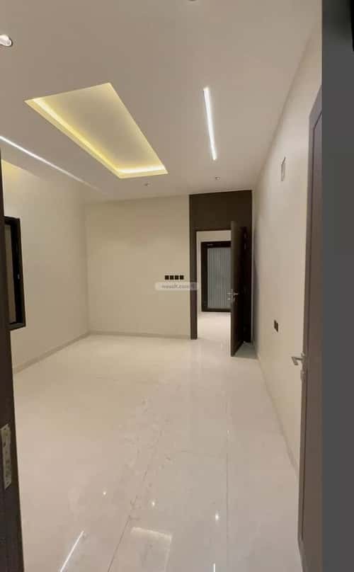 فيلا 377.7 متر مربع شمالية على شارع 25م الشعلة، الدمام