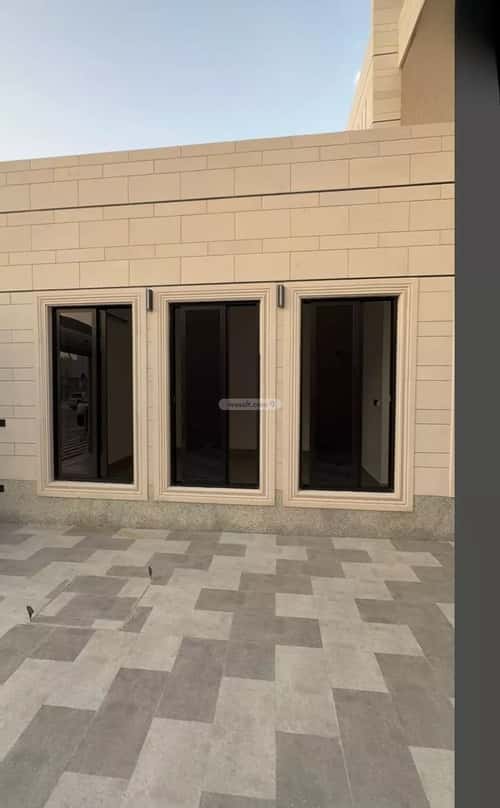 فيلا 377.77 متر مربع غربية على شارع 12م التحلية، الخبر