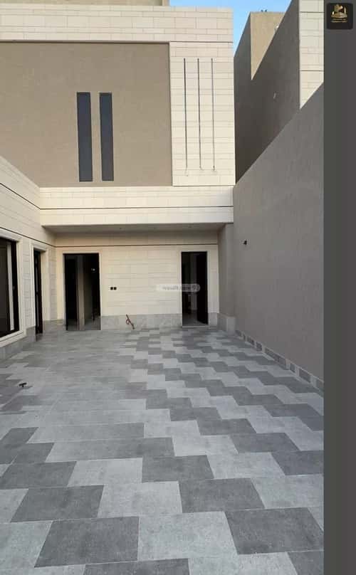 فيلا 377.77 متر مربع غربية على شارع 12م التحلية، الخبر