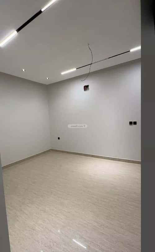 فيلا 284.21 متر مربع شرقية على شارع 20م الشراع، الخبر