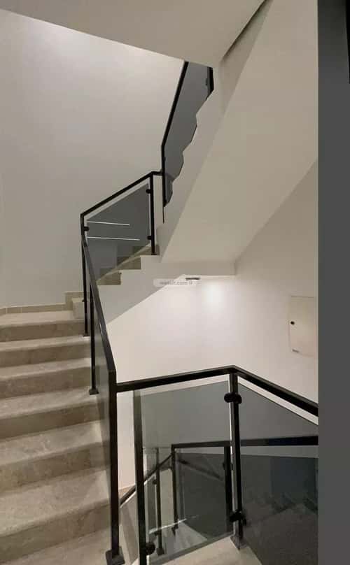 فيلا 284.21 متر مربع شرقية على شارع 20م الشراع، الخبر