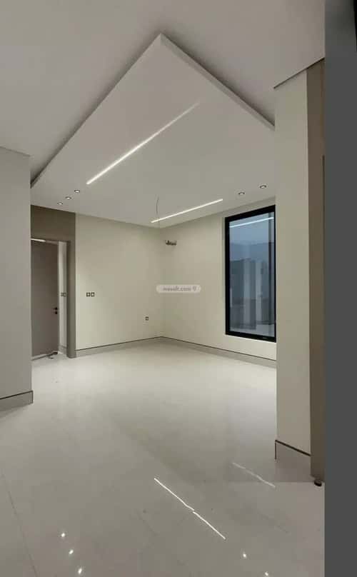 فيلا 372.56 متر مربع جنوبية شرقية على شارع 15م الصواري، الخبر