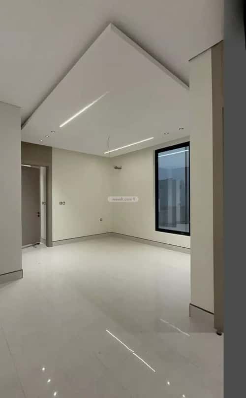 فيلا 372.56 متر مربع جنوبية شرقية على شارع 15م الصواري، الخبر