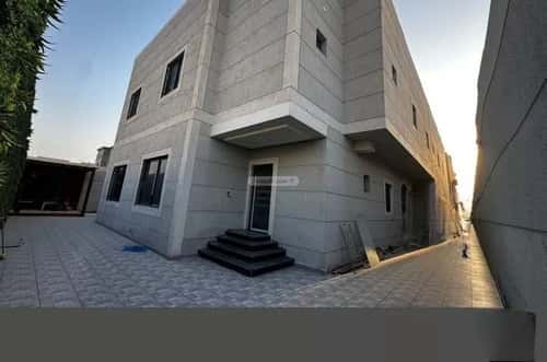 فيلا 735 متر مربع شرقية على شارع 16م العقيق، الخبر