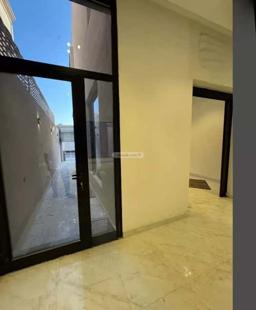 فيلا 200 متر مربع جنوبية على شارع 15م الصواري، الخبر